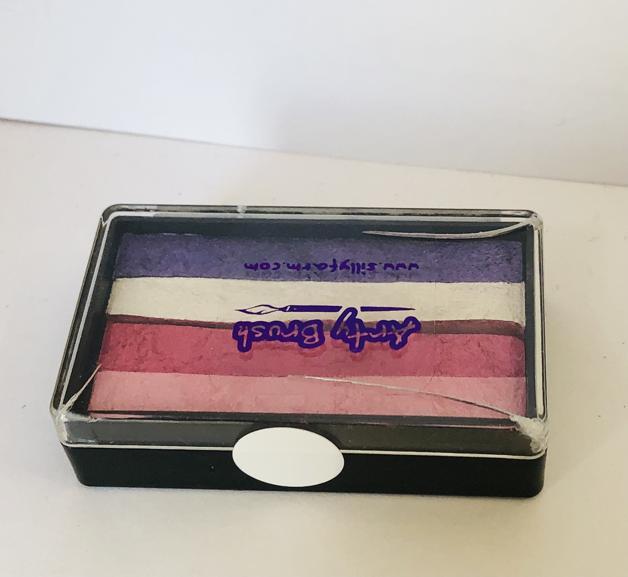 Picture of Silly Farm - Sugar Lips Arty Brush Cake - 30g (broken lid)